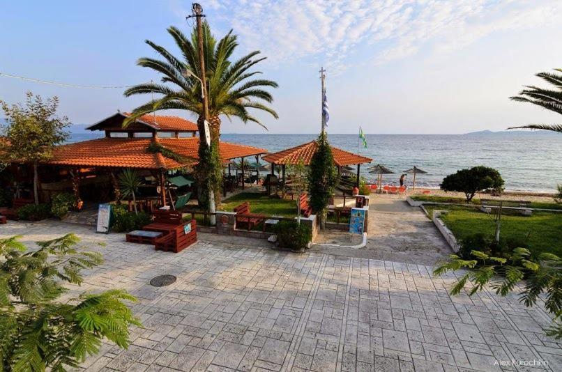 Mangoseaview Home1 Nea Roda Exterior foto